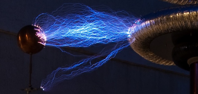 انتقال نیروی برق بدون استفاده از سیم با روش های نوین Wireless power using a Tesla Coil
